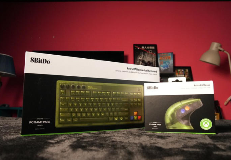 八位堂×Xbox联名Retro系列绿透键鼠套装发布，复古美学与现代功能完美结合