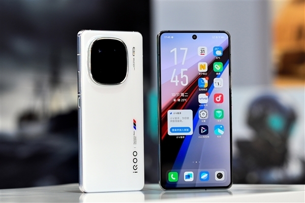 《iQOO 12/Neo9》更新“护眼”OTA：SVM最低可达0.03